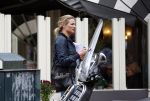 Amsterdam 15 mei 2013
Lieke v Lexmond op de cornelis schuytstraat met manager Frank Wisse
Peter Smulders bv