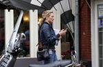 Amsterdam 15 mei 2013
Lieke v Lexmond op de cornelis schuytstraat met manager Frank Wisse
Peter Smulders bv