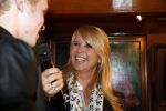 Volendam 22 april 2013
Linda de Mol reikt de eerse l Homo uit aan Johannes Rypma die op de cover staat. De presentatie was in hotel Spaander.
Peter Smulders bv