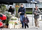Amsterdam 27 april 2013
Martijn Krabbe en zijn zoon Achilles gaan op vespa scooter bloemen kopen voor de turnjuf van dochter/zus
Peter Smulders bv