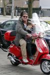 Amsterdam 27 april 2013
Martijn Krabbe en zijn zoon Achilles gaan op vespa scooter bloemen kopen voor de turnjuf van dochter/zus
Peter Smulders bv