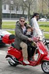 Amsterdam 27 april 2013
Martijn Krabbe en zijn zoon Achilles gaan op vespa scooter bloemen kopen voor de turnjuf van dochter/zus
Peter Smulders bv
