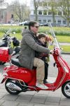 Amsterdam 27 april 2013
Martijn Krabbe en zijn zoon Achilles gaan op vespa scooter bloemen kopen voor de turnjuf van dochter/zus
Peter Smulders bv