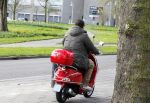 Amsterdam 27 april 2013
Martijn Krabbe en zijn zoon Achilles gaan op vespa scooter bloemen kopen voor de turnjuf van dochter/zus
Peter Smulders bv