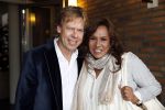 Aalsmeer 26 april 2013
Gerard Joling krijgt uit handen van de burgemeester van Aalsmeer een koninklijke onderscheiding (lintje). Patty Brard met vriend Antoine
Peter Smulders bv