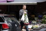 Amsterdam 11 mei 2013
Piet Boon koopt rozen voor zijn moeder op moederdag.
Peter Smulders bv