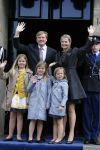 Amsterdam, 29 April 2013
Vertrek Kon. familie vanuit Paleis op de Dam naar het diner in het Rijksmuseum
Prins Willem Alexander en Prinses Maxima met gezin
Foto Peter Smulders BV
