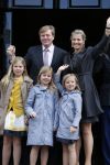 Amsterdam, 29 April 2013
Vertrek Kon. familie vanuit Paleis op de Dam naar het diner in het Rijksmuseum
Prins Willem Alexander en Prinses Maxima met gezin
Foto Peter Smulders BV