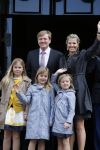 Amsterdam, 29 April 2013
Vertrek Kon. familie vanuit Paleis op de Dam naar het diner in het Rijksmuseum
Prins Willem Alexander en Prinses Maxima met gezin
Foto Peter Smulders BV