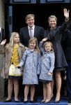 Amsterdam, 29 April 2013
Vertrek Kon. familie vanuit Paleis op de Dam naar het diner in het Rijksmuseum
Prins Willem Alexander en Prinses Maxima met gezin
Foto Peter Smulders BV