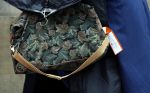 Amsterdam 16 mei 2013
Prinses Beatrix bij uitreiking appeltjes van Oranje op het paleijs op de dam
Peter Smulders bv