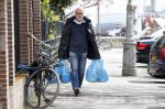 Amsterdam 27 april 2013
Rob Houwer doet boodschappen.
Peter Smulders bv