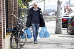 Amsterdam 27 april 2013
Rob Houwer doet boodschappen.
Peter Smulders bv