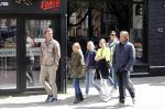 Amsterdam 28 april 201
Rob en Richard Witschge met hun vrouwen en kinderen op de cornelis schuytstraat. ZE kwamen Ronald de Boer toevallig tegen.
Peter Smulders bv