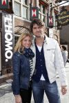 Volendam 22 april 2013
Linda de Mol reikt de eerse l Homo uit aan Johannes Rypma die op de cover staat. De presentatie was in hotel Spaander. Simon en Annemarie Keizer
Peter Smulders bv