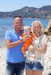 Ibiza 2 mei 2013
Sonja Bakker met man jan Reus en zoontje Bram op het strand op ibiza.
Peter Smulders bv