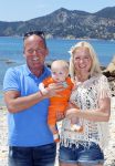 Ibiza 2 mei 2013
Sonja Bakker met man jan Reus en zoontje Bram op het strand op ibiza.
Peter Smulders bv