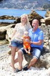 Ibiza 2 mei 2013
Sonja Bakker met man jan Reus en zoontje Bram op het strand op ibiza.
Peter Smulders bv