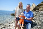 Ibiza 2 mei 2013
Sonja Bakker met man jan Reus en zoontje Bram op het strand op ibiza.
Peter Smulders bv