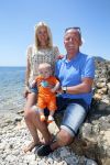 Ibiza 2 mei 2013
Sonja Bakker met man jan Reus en zoontje Bram op het strand op ibiza.
Peter Smulders bv