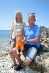 Ibiza 2 mei 2013
Sonja Bakker met man jan Reus en zoontje Bram op het strand op ibiza.
Peter Smulders bv