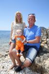 Ibiza 2 mei 2013
Sonja Bakker met man jan Reus en zoontje Bram op het strand op ibiza.
Peter Smulders bv