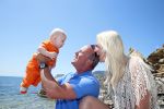 Ibiza 2 mei 2013
Sonja Bakker met man jan Reus en zoontje Bram op het strand op ibiza.
Peter Smulders bv