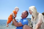 Ibiza 2 mei 2013
Sonja Bakker met man jan Reus en zoontje Bram op het strand op ibiza.
Peter Smulders bv