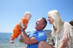 Ibiza 2 mei 2013
Sonja Bakker met man jan Reus en zoontje Bram op het strand op ibiza.
Peter Smulders bv