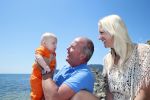 Ibiza 2 mei 2013
Sonja Bakker met man jan Reus en zoontje Bram op het strand op ibiza.
Peter Smulders bv
