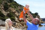 Ibiza 2 mei 2013
Sonja Bakker met man jan Reus en zoontje Bram op het strand op ibiza.
Peter Smulders bv