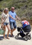 Ibiza 2 mei 2013
Sonja Bakker met man jan Reus en zoontje Bram op het strand op ibiza.
Peter Smulders bv