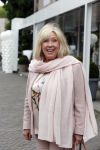 Laren 10 mei 2013
Willeke Alberti winkelend in Laren.
Peter Smulders bv