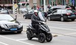 Amsterdam 16 mei 2013
Willem Holleeder rijdt voorbij het paleis op de dam op zijn piaggio MP3.
Peter Smulders bv