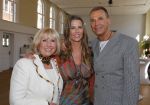 Amsterdam 16 april 2014
Presentatie cd van Danielle van t Schip. Haar moeder Willeke Alberti ontvangt de eerste cd bij yogacentrum . Met Joop Oonk