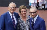 De Rijp en Amstelveen 26 april 2014
De eerste koningsdag met aan wezig Koning Willem Alexander koningin Maxima Prinses Beatrix prinses Amalia Alaexia Ariane Pieter v Vollenhoven Prinses Margriet Prins Constantijn Prinses Laurentien Prins Maurits Prinses Marilene Prins Floris Prinses Aimee Prins Pieter Christiaan Prinses Anita Prins Bernhard jr en prinses Annette.