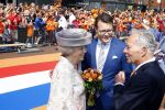 De Rijp en Amstelveen 26 april 2014
De eerste koningsdag met aan wezig Koning Willem Alexander koningin Maxima Prinses Beatrix prinses Amalia Alaexia Ariane Pieter v Vollenhoven Prinses Margriet Prins Constantijn Prinses Laurentien Prins Maurits Prinses Marilene Prins Floris Prinses Aimee Prins Pieter Christiaan Prinses Anita Prins Bernhard jr en prinses Annette.