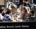 Amsterdam 8 april 2015
Alain Clark op terras