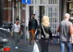 Amsterdam 10 april 2015
Alain Clark met zoontje en een vriendin op de grachten