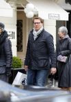 Amsterdam 4 april 2015
Albert Verlinde doet boodschappen op de pc hooftstraat . Hij gaat binnenkort op de pc wonen in zijn nieuwe huis/appartement