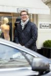 Amsterdam 4 april 2015
Albert Verlinde doet boodschappen op de pc hooftstraat . Hij gaat binnenkort op de pc wonen in zijn nieuwe huis/appartement