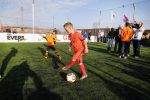 Volendam 15 april 2015
Het mini jan Smit stadion is vanavond geopend met een serie penaltie s van Henk Veerman en Robert Muhren op Jan Smit als keeper. Ook Liza Fem Emma en Senn waren aanwezen alsmede ome Cor. Zoon Aloys Buys