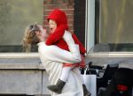 Amsterdam 14 april 2015  
Bracha v Doesburgh met dochter op de fiets