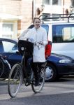 Amsterdam 14 april 2015  
Bracha v Doesburgh met dochter op de fiets