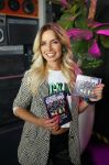 Amsterdam 9 april 2015
Presentatie cd/dvd ladies of soul met Glennis Grace Candy Dulfer Bergit Lewis Edsilia Rombley en Trijntje Oosterhuis. Jurgen raymann reikt ze uit .
