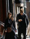 Amsterdam 30 april 2015
Carice v Houten met haar vriend Kees v Nieuwkerk op de cornelis schuytstraat