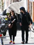 Amsterdam 30 april 2015
Carice v Houten met haar vriend Kees v Nieuwkerk op de cornelis schuytstraat