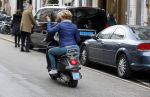 Amsterdam 11 april 2015
Caroline Tensen met man Ernst Jan Smids op vespa scooter