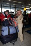 Schiphol 19 september 2005
Carolien Tensen vertrekt naar kilimajaro met  Titus Kramer.
Peter Smulders bv