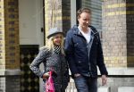 Amsterdam 7 april 2015
Chantal Janzen met een vriend in Amsterdam zuid.